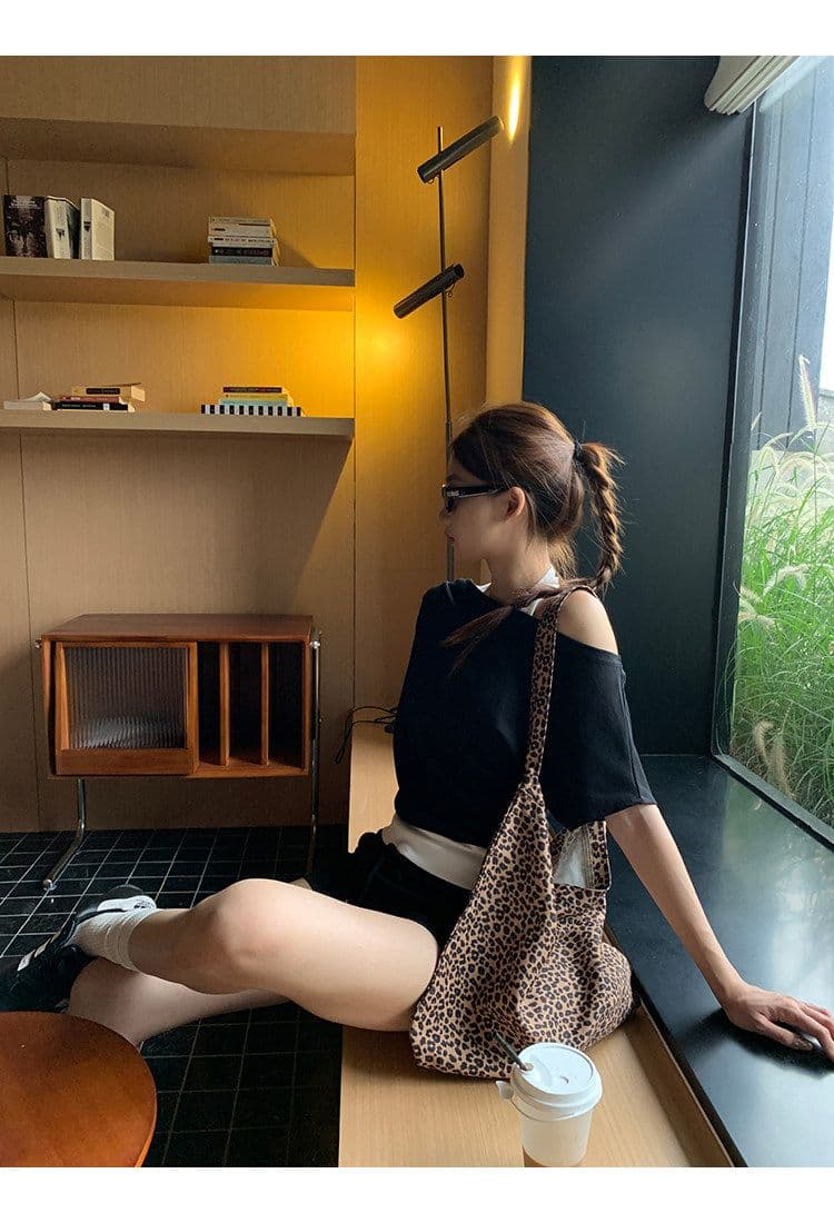40 좋은 면 디자인 센스 배색 페이크 레이어드 행침 목 보트넥 맨위 티셔츠 오프숄더 반팔 여성 여름 상세 이미지 25