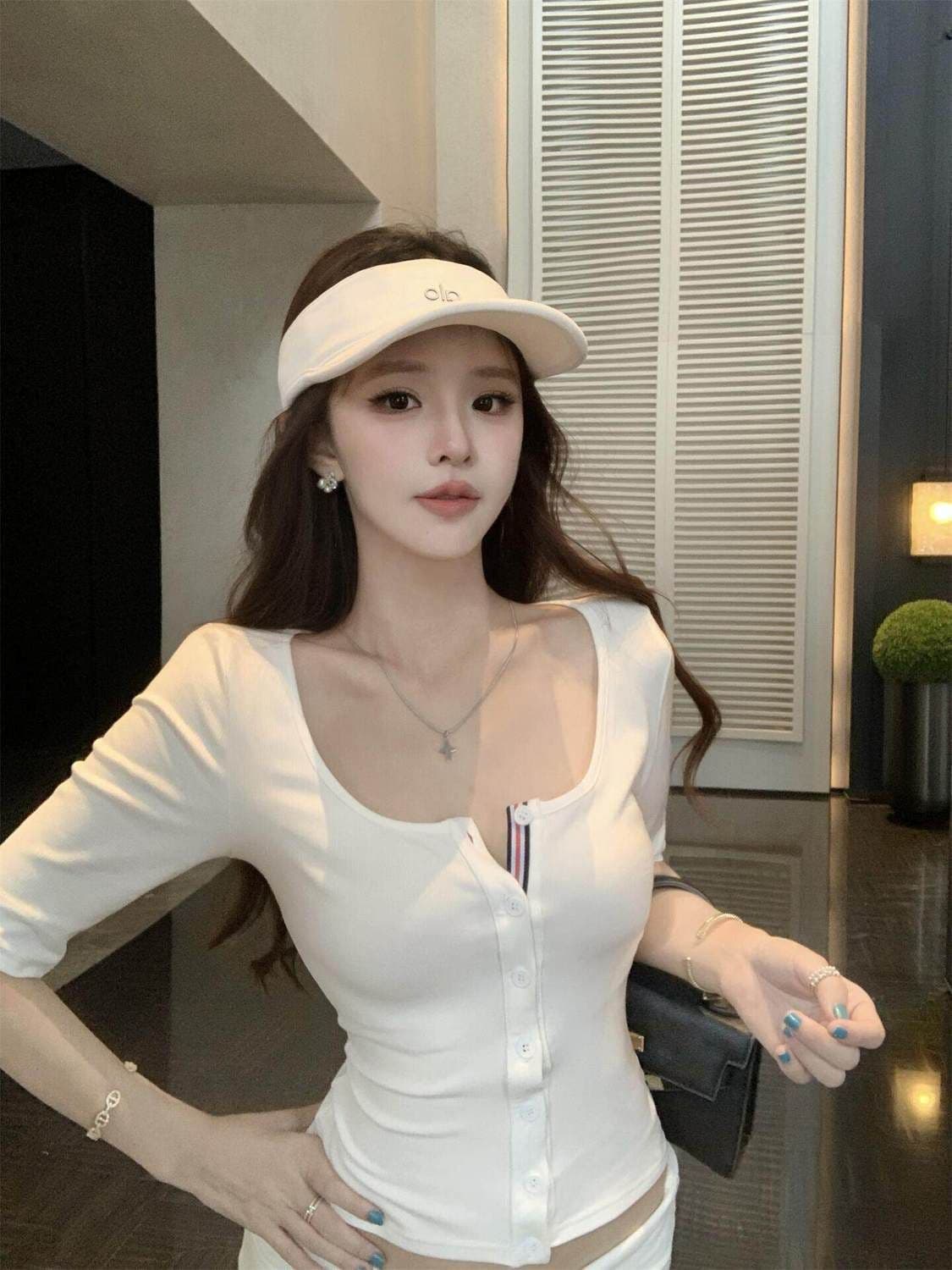 사람들 면 2 2 화이트 u 칼라 긍정적 인 어깨 중간 소매 티셔츠 여성 여름 몸매 가꾸기 배색 디자인 센스 오픈 가디건 쇼트 스타일 맨위 상세 이미지 2
