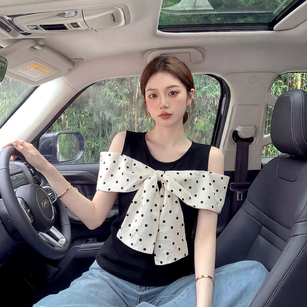 쉬폰 도트 무늬 달콤한 스타일 라운드 넥 나비 매듭 도트 무늬 반팔 티셔츠 오프숄더 맨위 여성 이미지 3