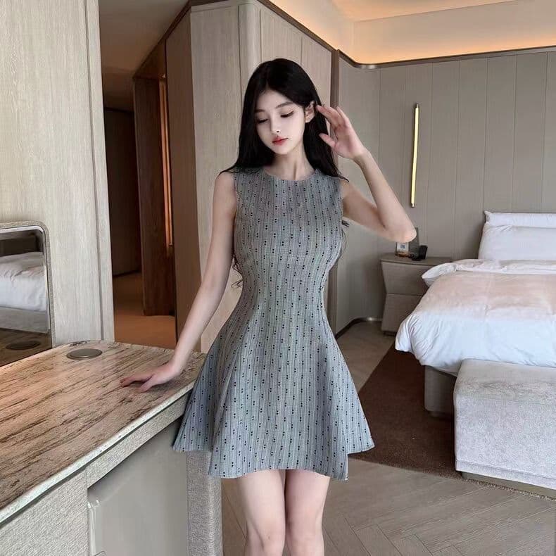 품격 명문 여성 빛 요리 한 바람 라운드 넥 민소매 드레스 작은 키 순수한 욕망 섹시함 허리 수축 슬림해 보이는 한 마디 작은 드레스 상세 이미지 1