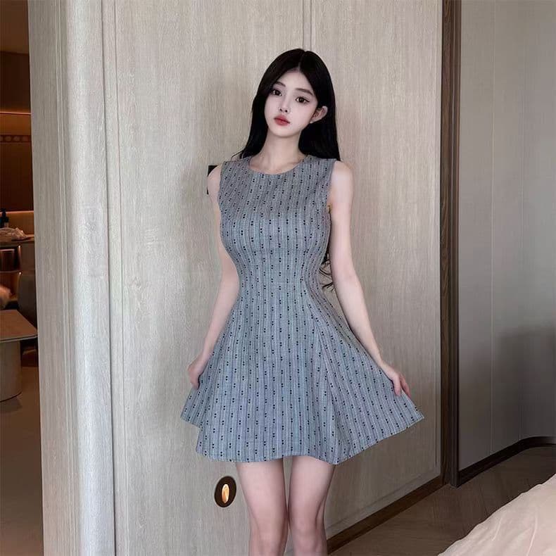 품격 명문 여성 빛 요리 한 바람 라운드 넥 민소매 드레스 작은 키 순수한 욕망 섹시함 허리 수축 슬림해 보이는 한 마디 작은 드레스 상세 이미지 2