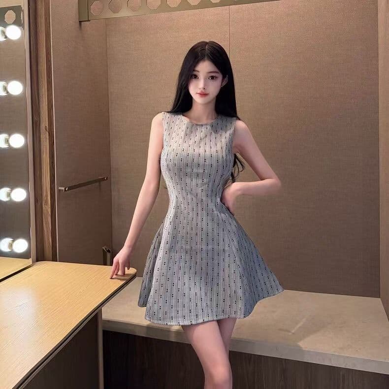 품격 명문 여성 빛 요리 한 바람 라운드 넥 민소매 드레스 작은 키 순수한 욕망 섹시함 허리 수축 슬림해 보이는 한 마디 작은 드레스 상세 이미지 4