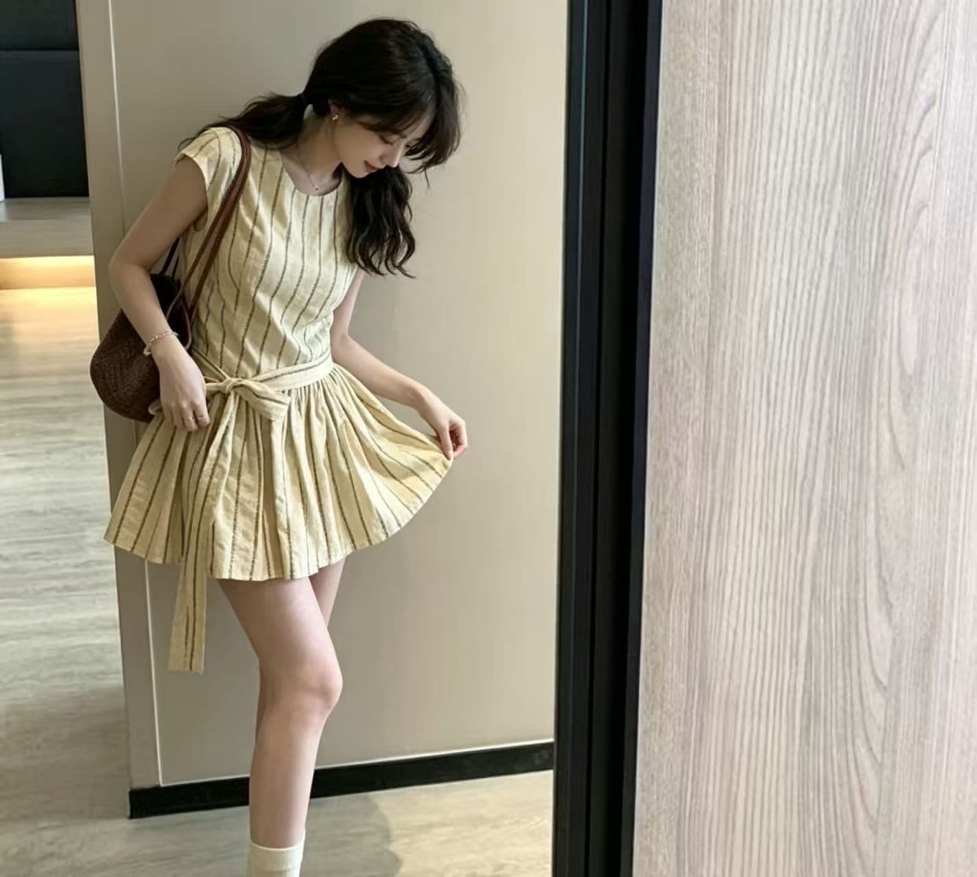 달콤함 미니 스커트 패션 스트랩 년 여름 반팔 드레스 2026 한 부서 다용도 허리 수축 슬림해 보이는 새로운 살구 색상 상세 이미지 3