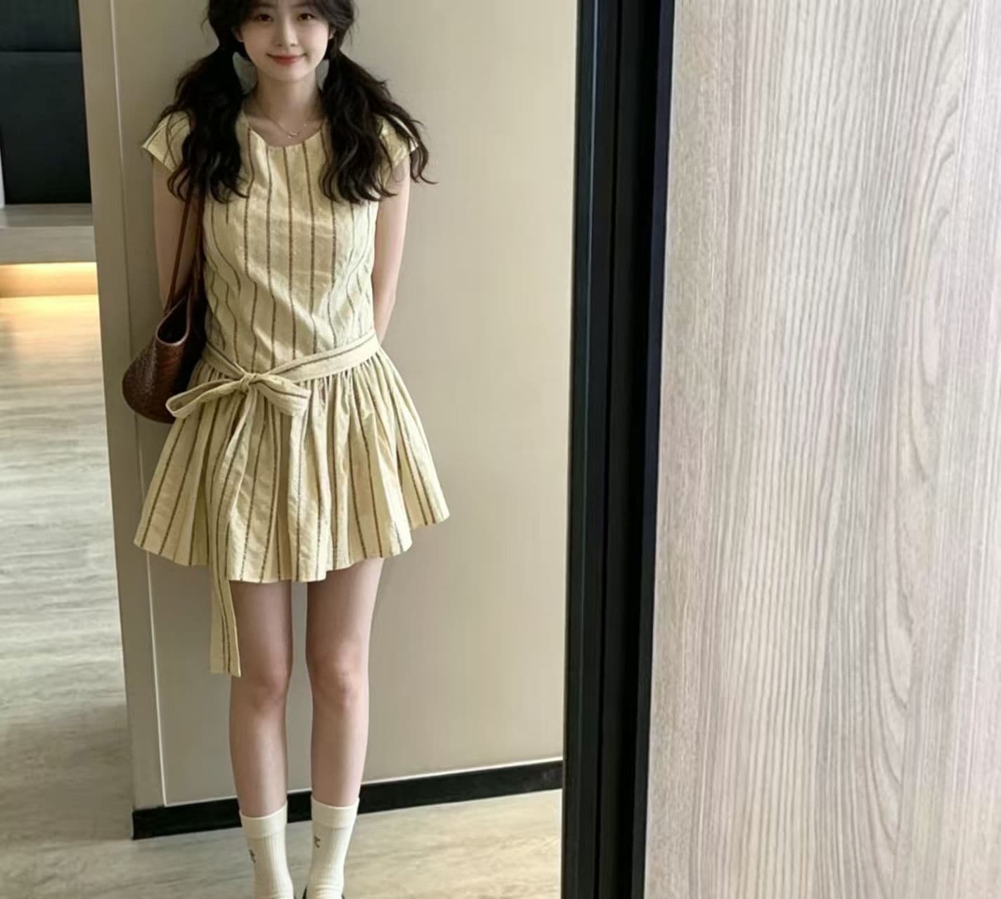 달콤함 미니 스커트 패션 스트랩 년 여름 반팔 드레스 2026 한 부서 다용도 허리 수축 슬림해 보이는 새로운 살구 색상 상세 이미지 4