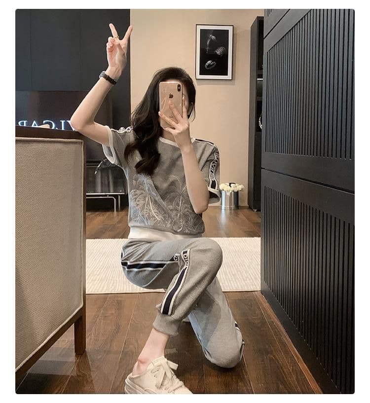 2026 년 인터넷 유명인 새로운 루즈핏 연령 감소 패션 튀김 거리 반팔 웨이 바지 캐주얼 투피스 세트 외국 가스 세트 상세 이미지 3