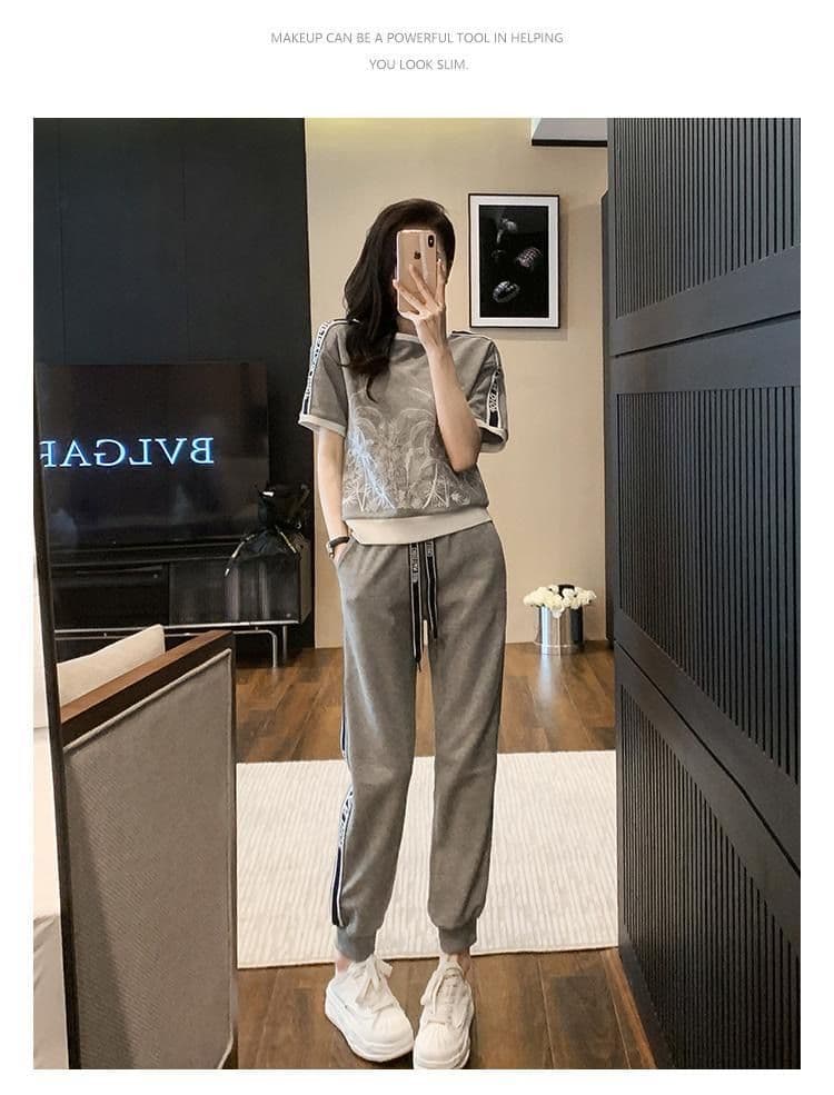 2026 년 인터넷 유명인 새로운 루즈핏 연령 감소 패션 튀김 거리 반팔 웨이 바지 캐주얼 투피스 세트 외국 가스 세트 상세 이미지 10