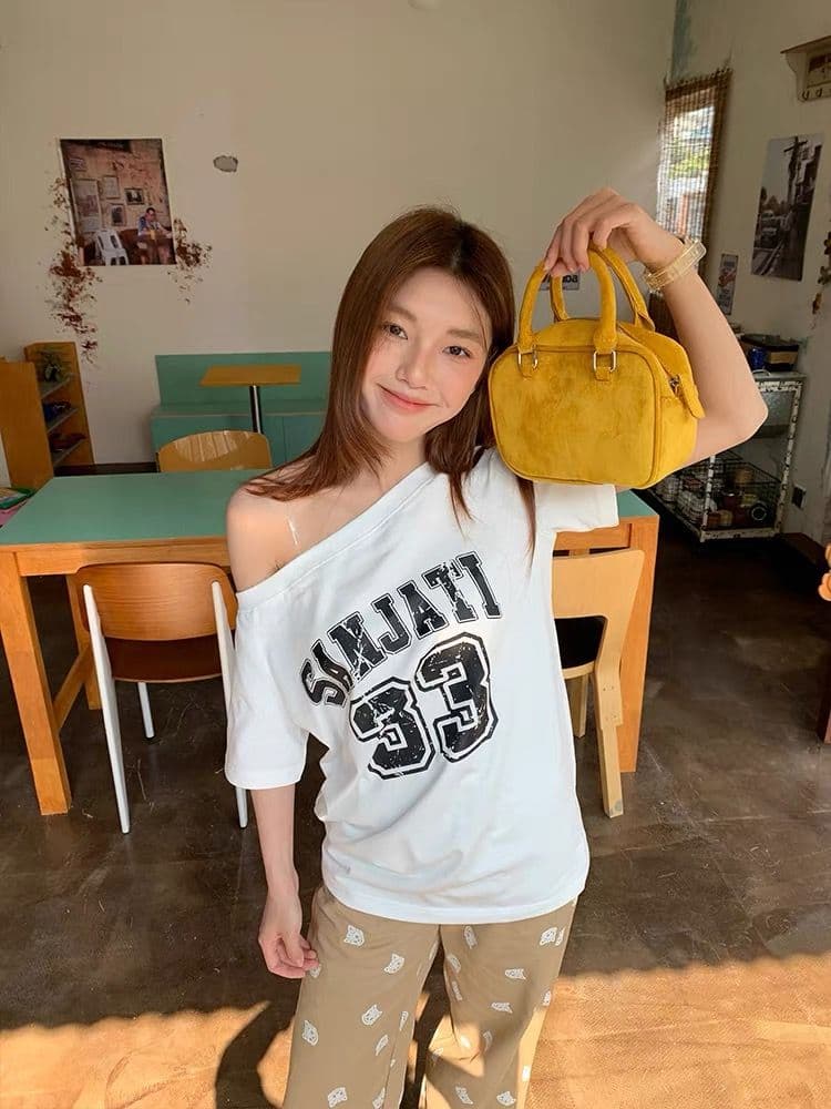 아메리칸 핫걸 비스듬한 어깨 알파벳 프린트 반팔 티셔츠 여성 상세 이미지 5