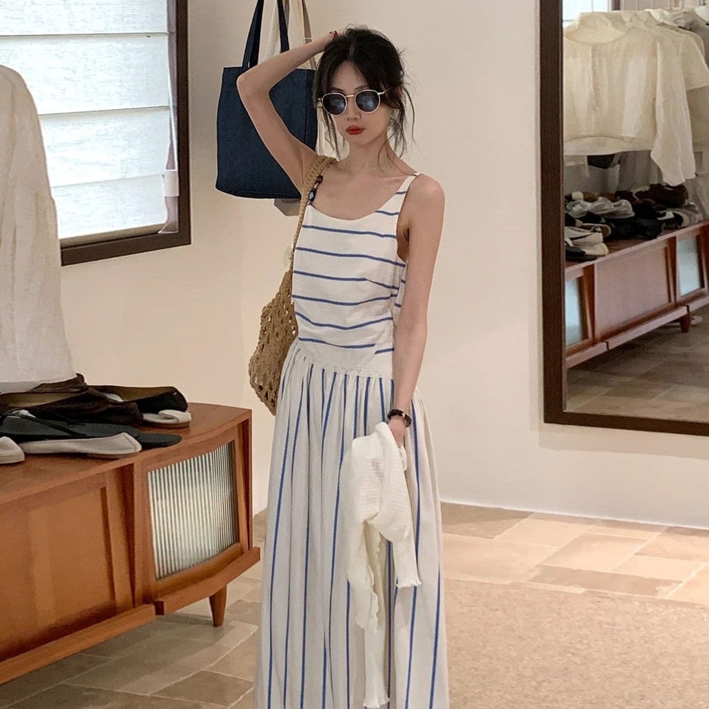 프랑스식 휴가 바람 Chic 불규칙 칼라 디자인 레이스 패치워크 세로 줄무늬 허리 수축 슬림해 보이는 슬립 여성 드레스 이미지 4