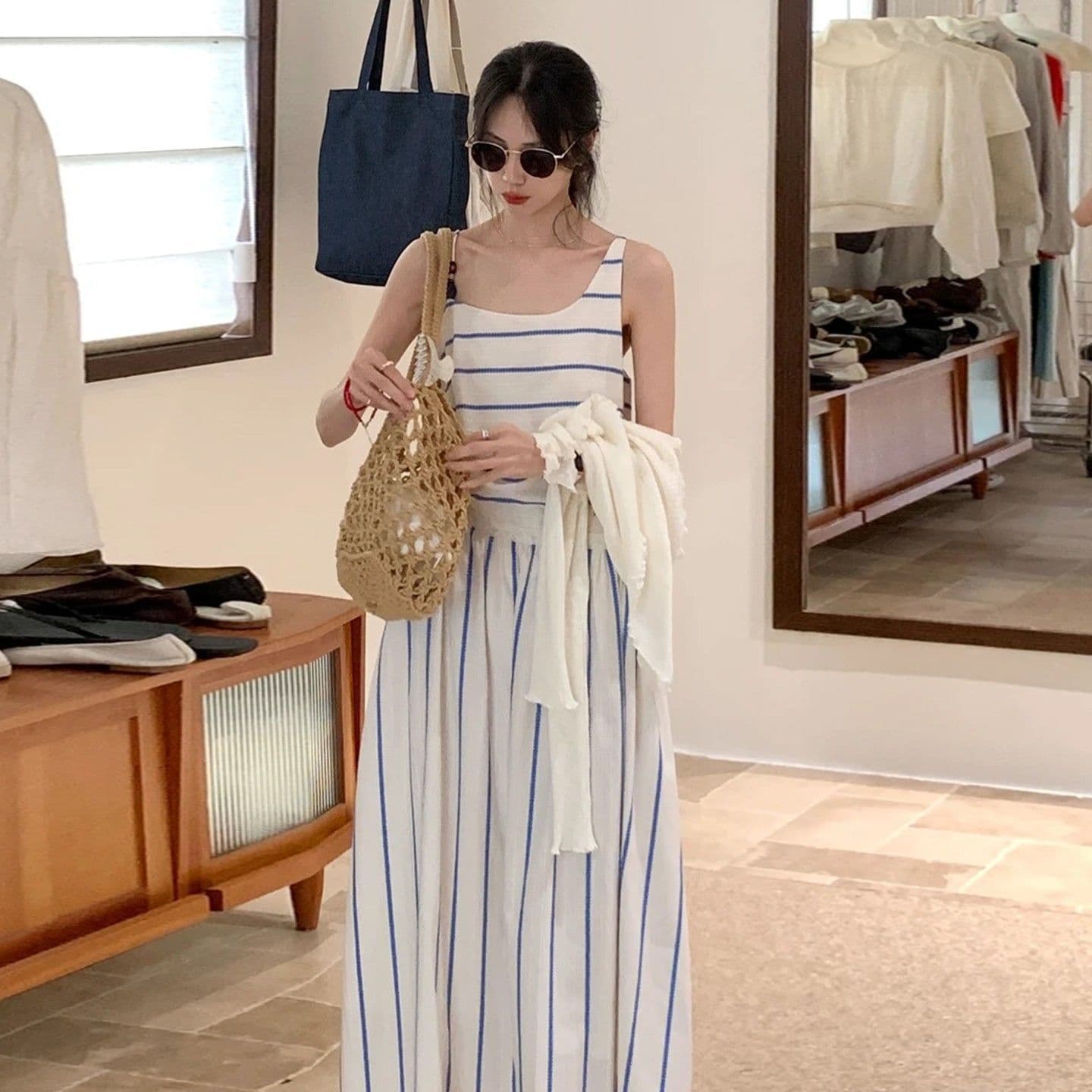 프랑스식 휴가 바람 Chic 불규칙 칼라 디자인 레이스 패치워크 세로 줄무늬 허리 수축 슬림해 보이는 슬립 여성 드레스 이미지 2