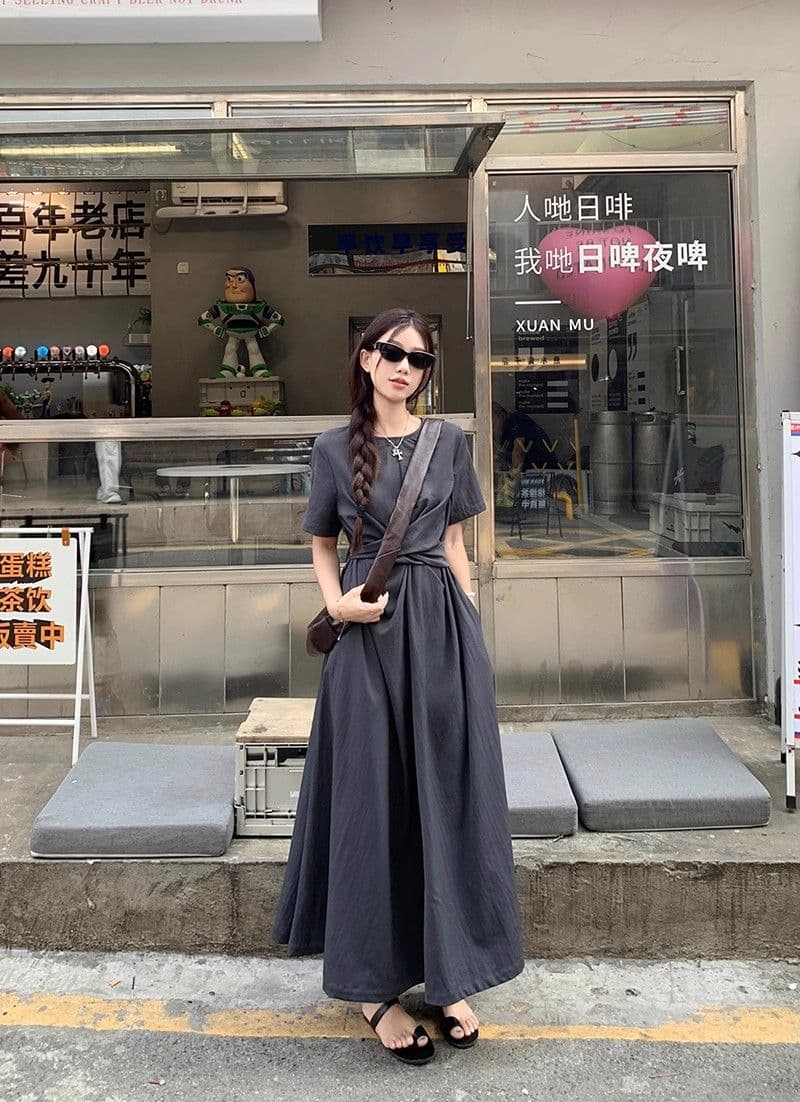 작은 대중 디자인 십자가 스트랩 반팔 드레스 여름 여성 품격 고급 센스 허리 수축 슬림해 보이는 a 단어 길이 치마 상세 이미지 4