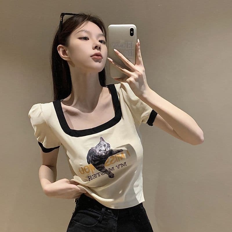 쇼트 스타일 아메리칸 레트로 몸매 가꾸기 작은 대중 프린트 검정색 광장 칼라 긍정적 인 어깨 반팔 티셔츠 여성 여름 맨위