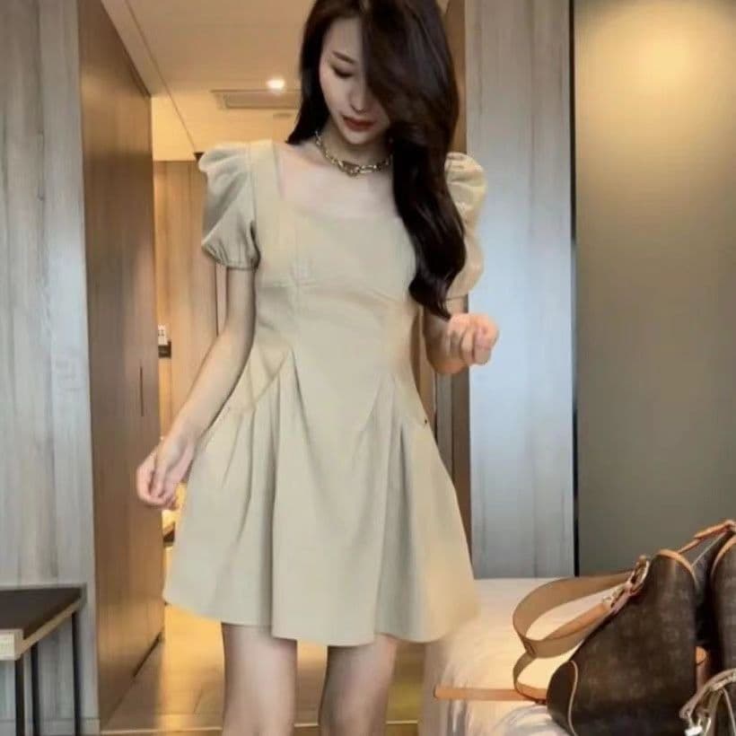 인터넷 유명인 새로운 여름 드레스 로얄 자매 광장 칼라 거품 소매 핫걸 주름 여성 드레스 품격 쇼트 스타일 허리 수축 퍼프 스커트 이미지 2