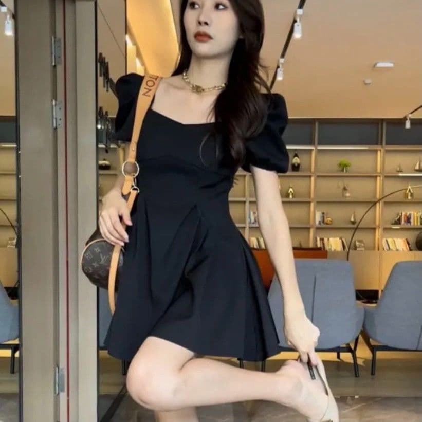 인터넷 유명인 새로운 여름 드레스 로얄 자매 광장 칼라 거품 소매 핫걸 주름 여성 드레스 품격 쇼트 스타일 허리 수축 퍼프 스커트 상세 이미지 4