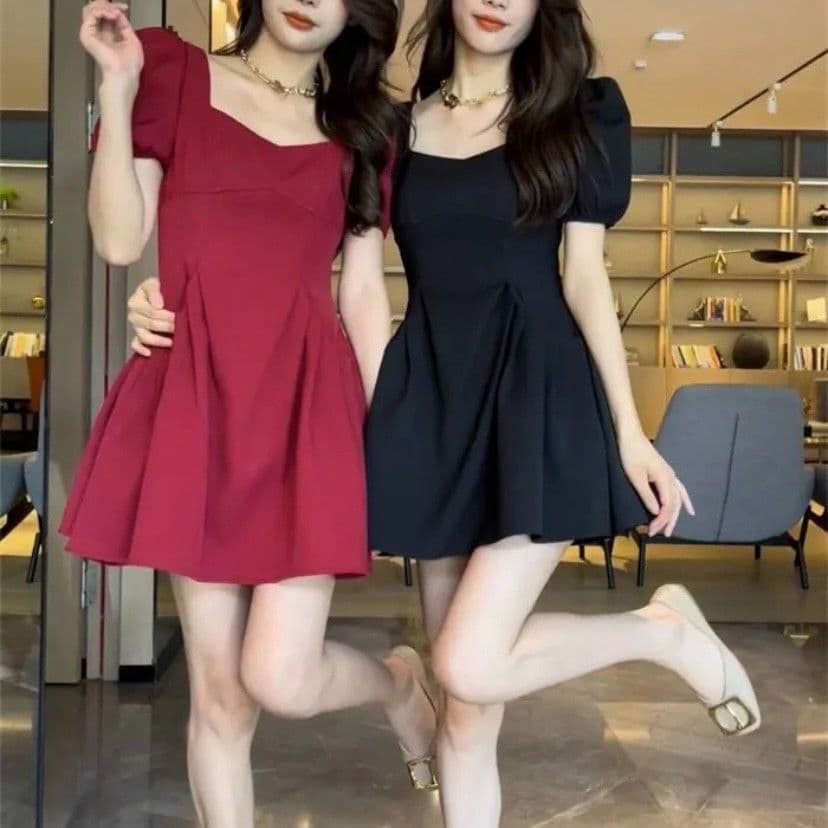 인터넷 유명인 새로운 여름 드레스 로얄 자매 광장 칼라 거품 소매 핫걸 주름 여성 드레스 품격 쇼트 스타일 허리 수축 퍼프 스커트 상세 이미지 5