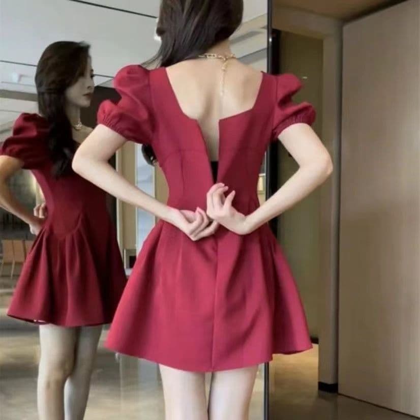 인터넷 유명인 새로운 여름 드레스 로얄 자매 광장 칼라 거품 소매 핫걸 주름 여성 드레스 품격 쇼트 스타일 허리 수축 퍼프 스커트 상세 이미지 6