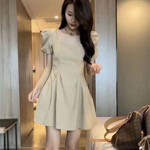인터넷 유명인 새로운 여름 드레스 로얄 자매 광장 칼라 거품 소매 핫걸 주름 여성 드레스 품격 쇼트 스타일 허리 수축 퍼프 스커트 상세 이미지 15