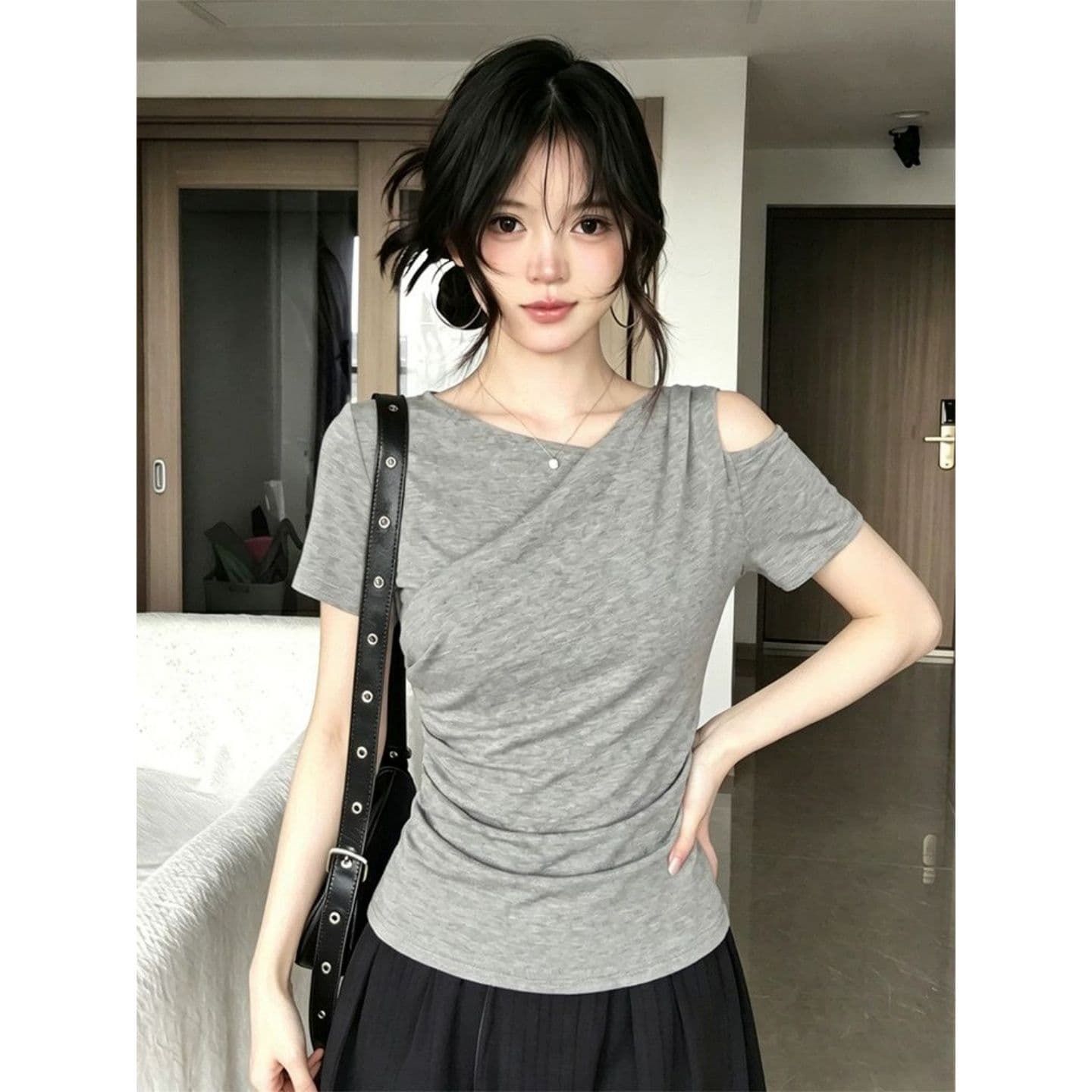 핫걸 바람 회색 주름 허리 수축 오프숄더 반팔 티셔츠 이미지 4