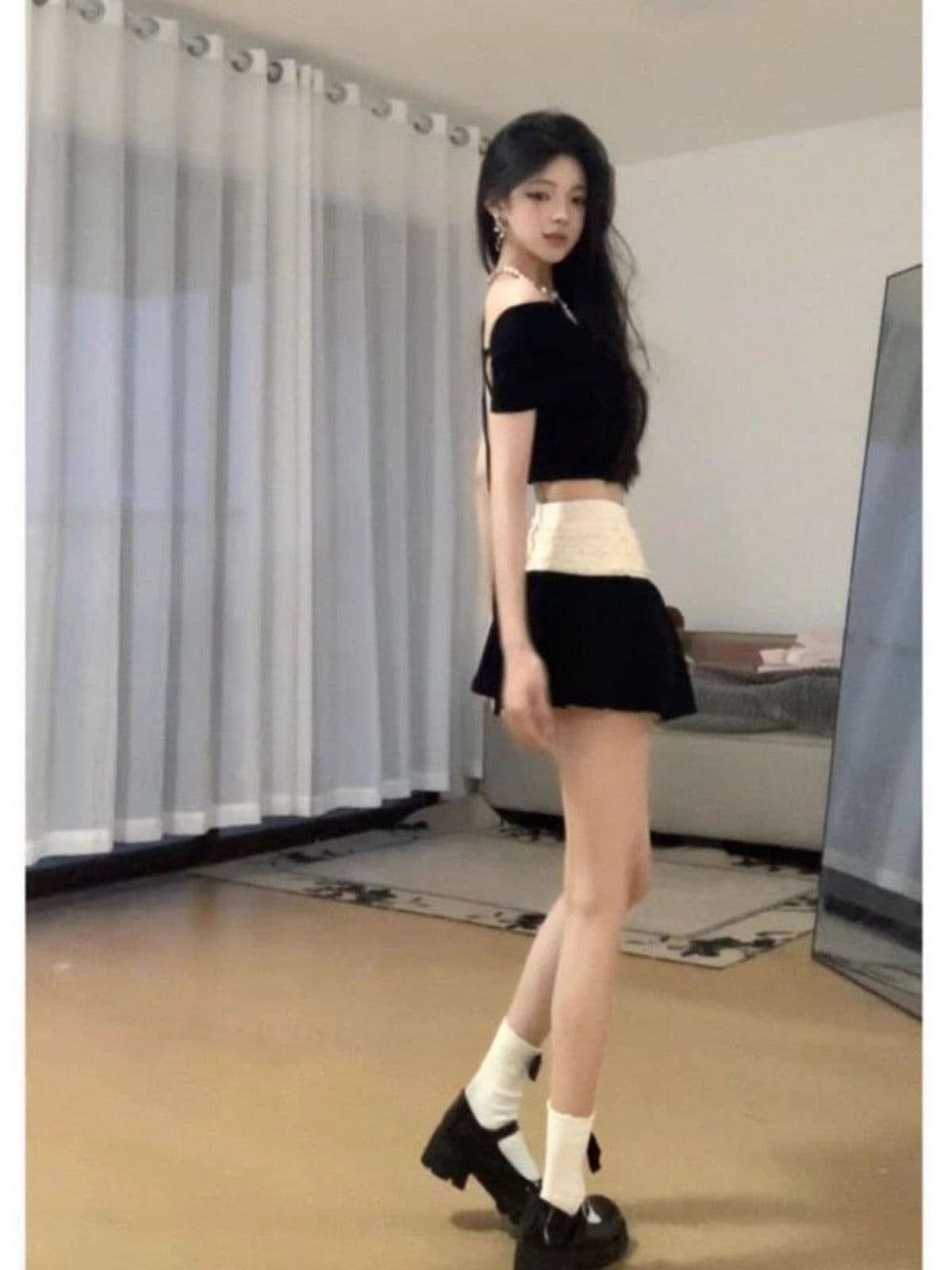 주름 레이스 검정색 반신 스커트 여성 여름 쇼트 스타일 2025 새로운 하이웨이스트 슬림해 보이는 한 마디 핫걸 디자인 센스 치마 상세 이미지 4