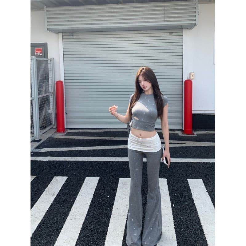 라운드 넥 나비 매듭 프린트 반팔 티셔츠 여성 봄 여름 새로운 패션 배색 하이웨이스트 나팔 바지 핫걸 투피스 세트 이미지 4