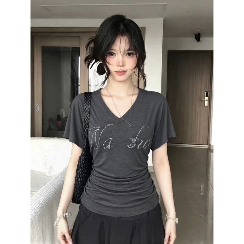 사람들 면 핫픽스 알파벳 핫걸 V넥 반팔 티셔츠 여성 2026 여름 허리 수축 슬림해 보이는 디자인 센스 맨위 상세 이미지 2