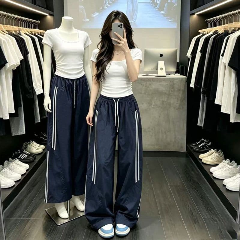 한 부서 느긋한 바람 캐주얼 에이즈 환자 세트 여성 여름 긍정적 인 어깨 u 칼라 반팔 티셔츠 기사 바 와이드 레그 팬츠 세트 여성 이미지 3