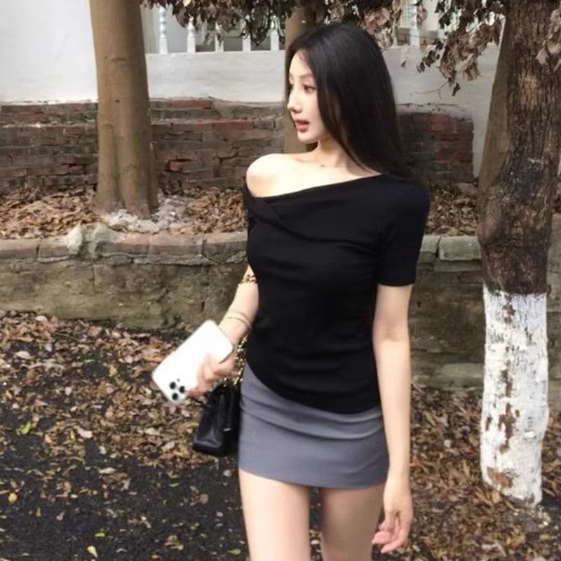오프숄더 반팔 티셔츠 여성 여름 몸매 가꾸기 다용도 비스듬한 어깨 의류 이미지 3