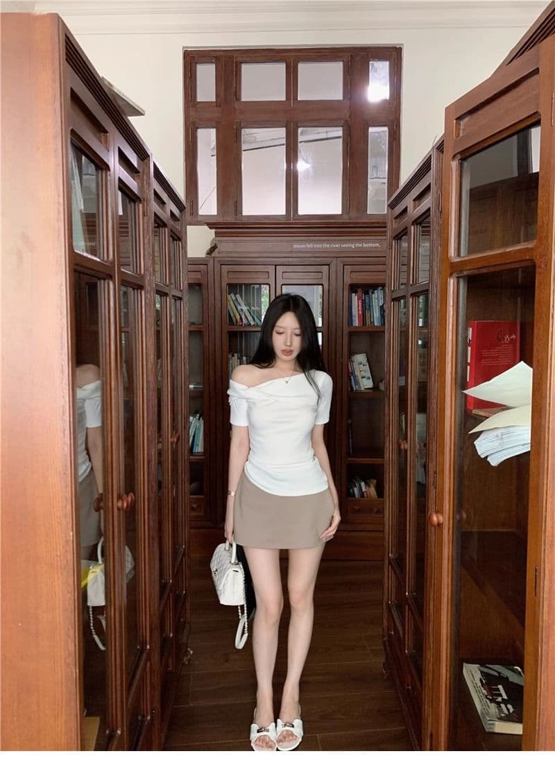 오프숄더 반팔 티셔츠 여성 여름 몸매 가꾸기 다용도 비스듬한 어깨 의류 상세 이미지 20