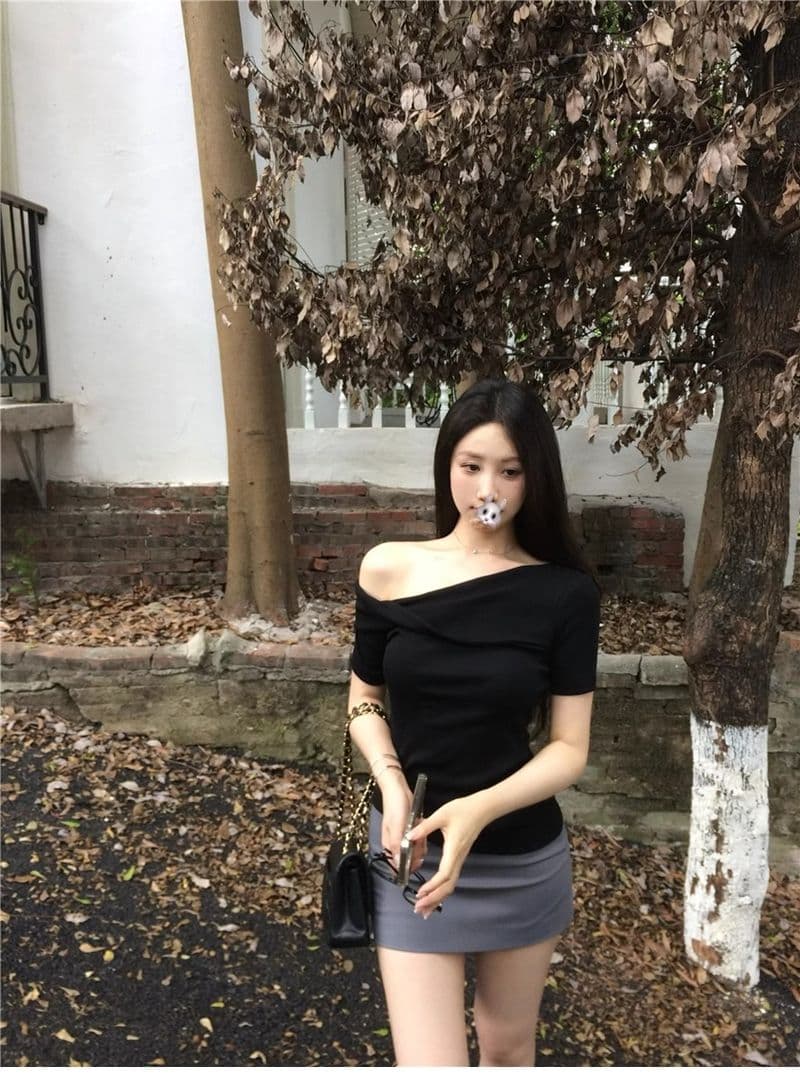 오프숄더 반팔 티셔츠 여성 여름 몸매 가꾸기 다용도 비스듬한 어깨 의류 상세 이미지 22
