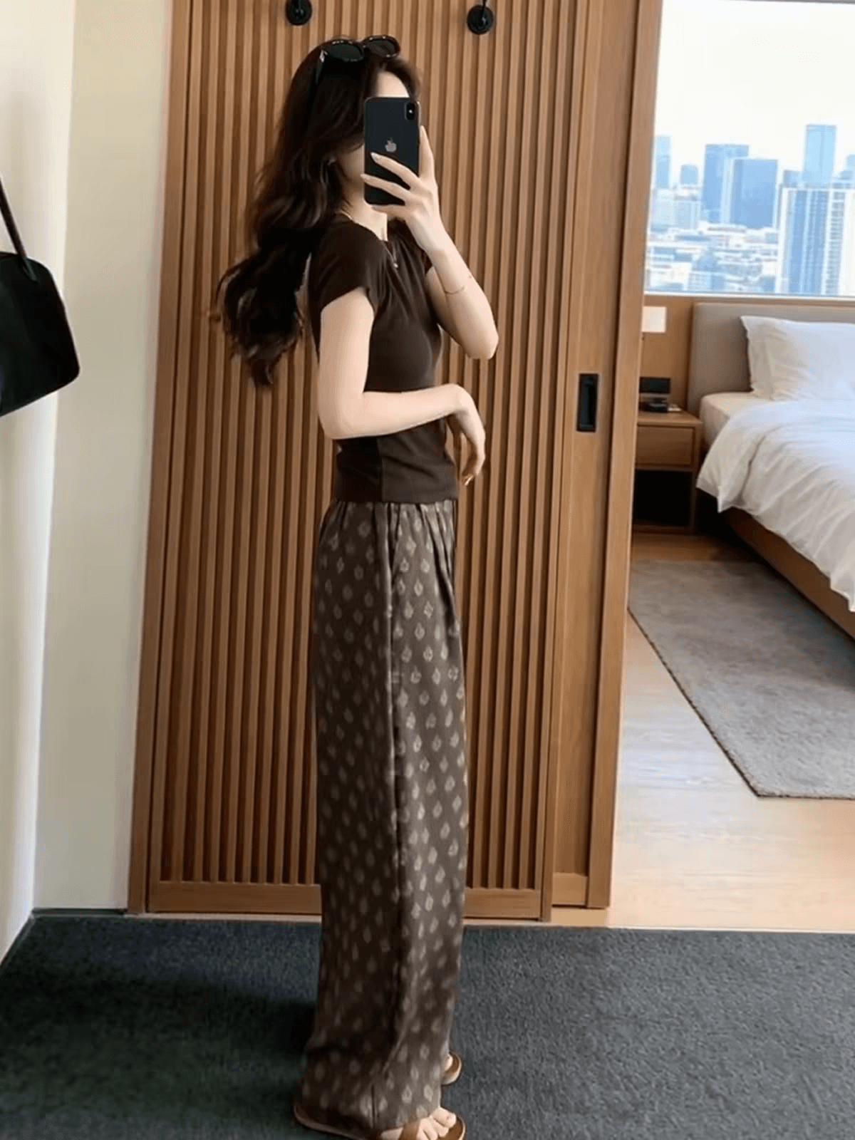 패션 세트 여성 2026 여름 새로운 외국 가스 반팔 맨위 프린트 와이드 레그 팬츠 캐주얼 연령 감소 투피스 세트 트렌디 상세 이미지 5