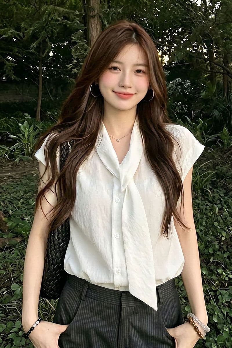 폴리 에스터 브로케이드 주름 트렌드 패션 품격 화이트 민소매 여성 셔츠 봄 여름 하이웨이스트 슬림해 보이는 캐주얼 맨위 상세 이미지 5