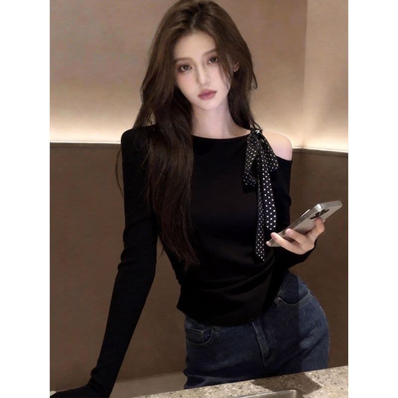 디자인 센스 오프숄더 검정색 긴팔 티셔츠 조기 봄 아름다운 나비 넥타이 맨위 몸매 가꾸기 여성 기본 셔츠