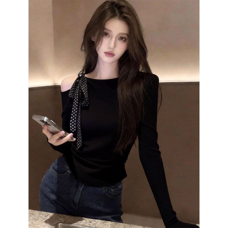 디자인 센스 오프숄더 검정색 긴팔 티셔츠 조기 봄 아름다운 나비 넥타이 맨위 몸매 가꾸기 여성 기본 셔츠 이미지 3
