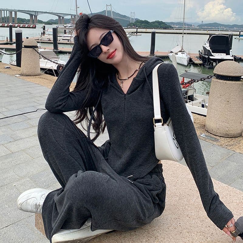 캐주얼 인기 캐주얼 세트 가을 겨울철 새로운 단색 지퍼 쇼트 스타일 후드 오픈 가디건 후드티 투피스 세트 여성 의류 상세 이미지 6