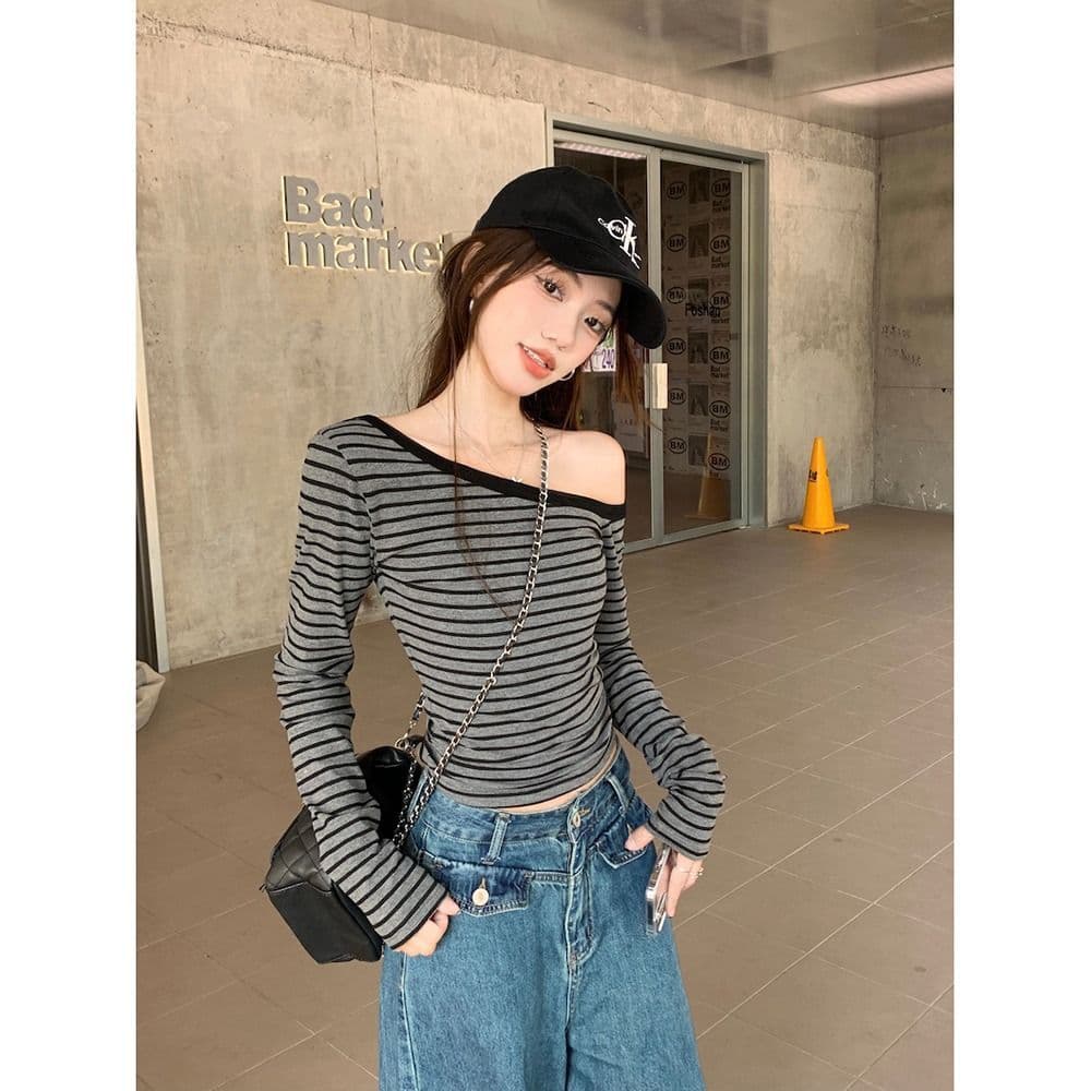 기타 음악 면 비스듬한 칼라 오프숄더 작은 심장 기계 스트라이프 긴팔 티셔츠 여성 이른 가을 핫걸 몸매 가꾸기 쇼트 스타일 맨위