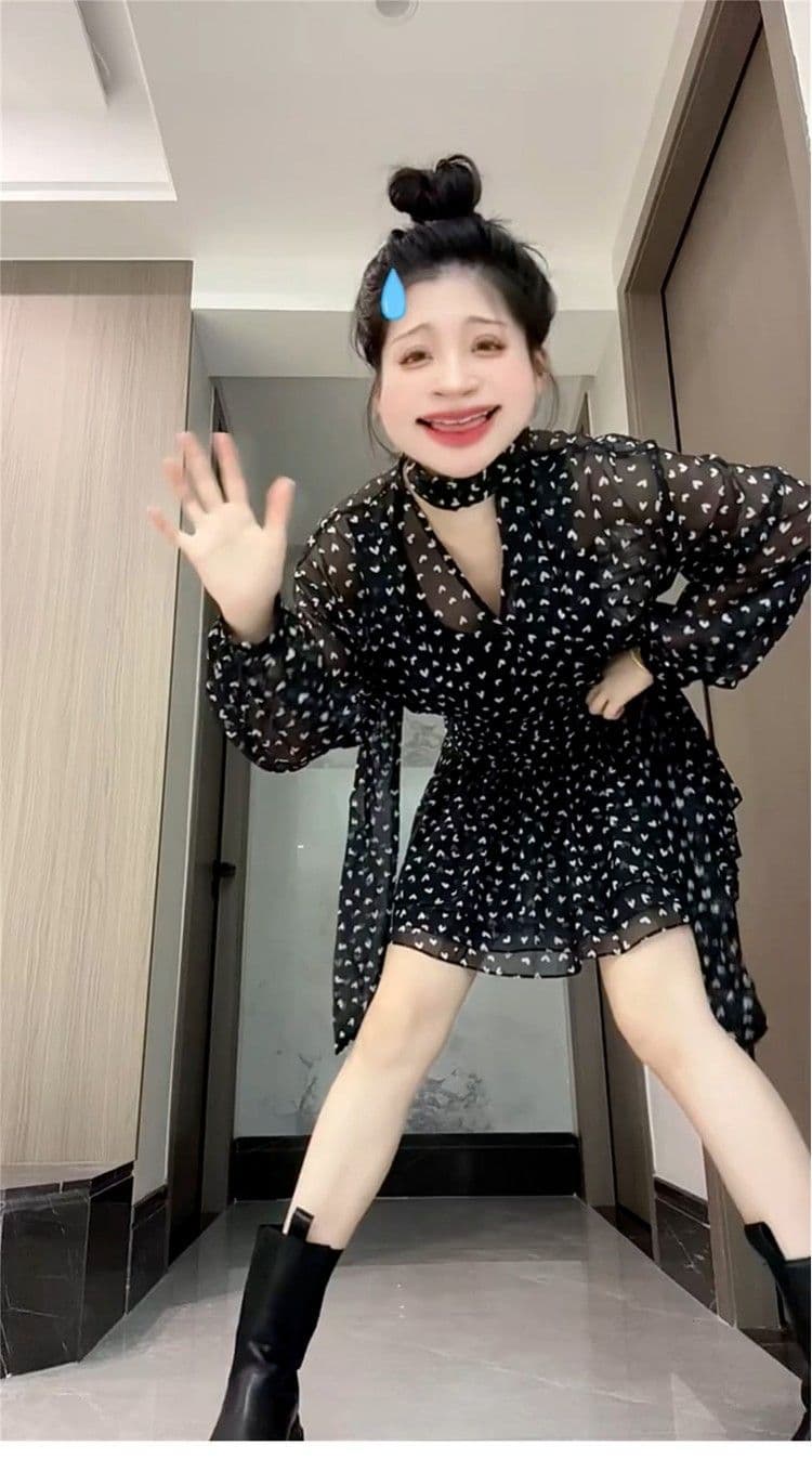 2026 새로운 프랑스식 그는 벤 바람 검정색 꽃무늬 드레스 아이들 가을 고유 한 아름다운 품격 허리 수축 미니 스커트 상세 이미지 8