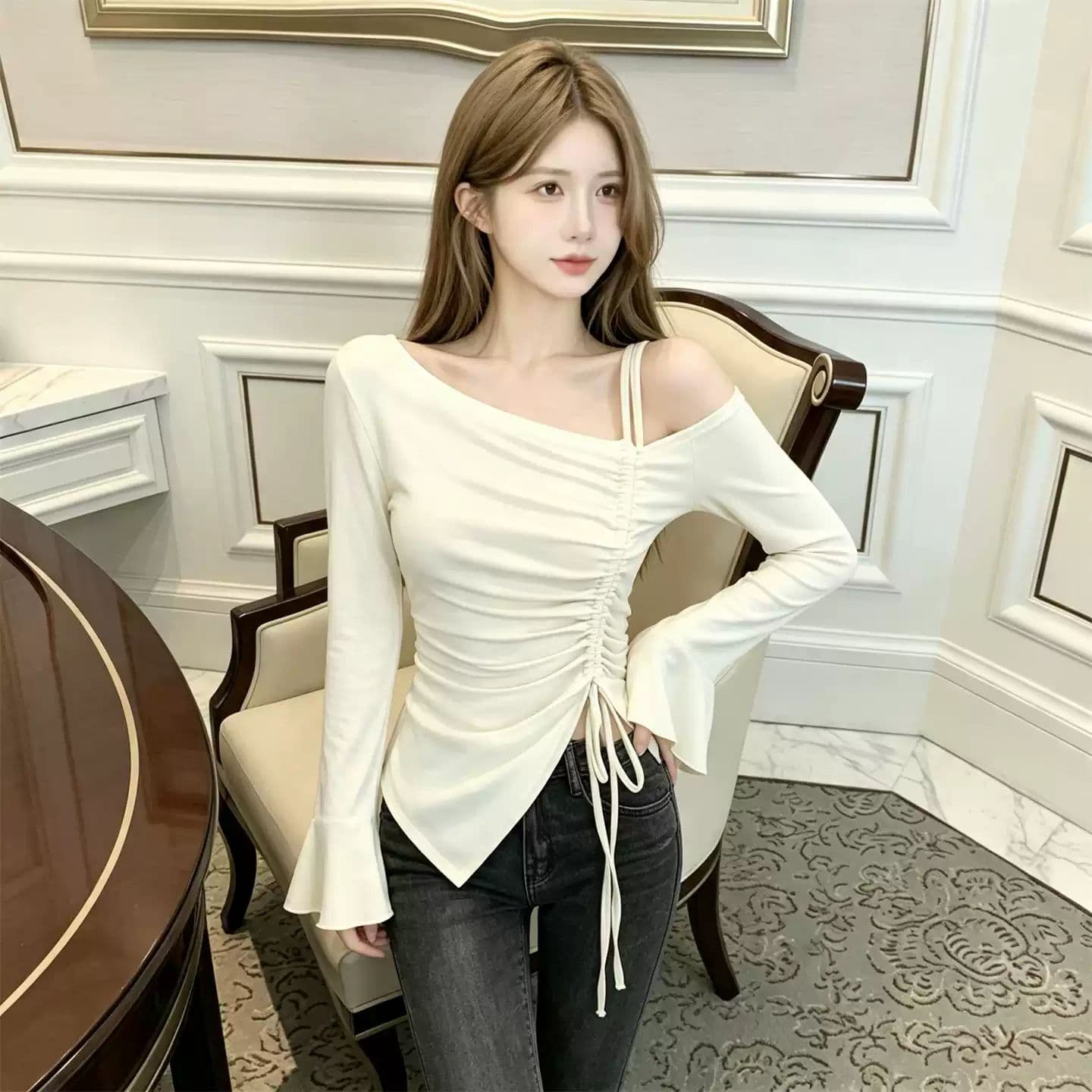품격 섹션 오프숄더 긴 소매 티셔츠 여성 가을 불규칙 몸매 가꾸기 슬림해 보이는 기본 셔츠 달콤한 매운맛 맨위 디자인 센스 작은 대중 이미지 4