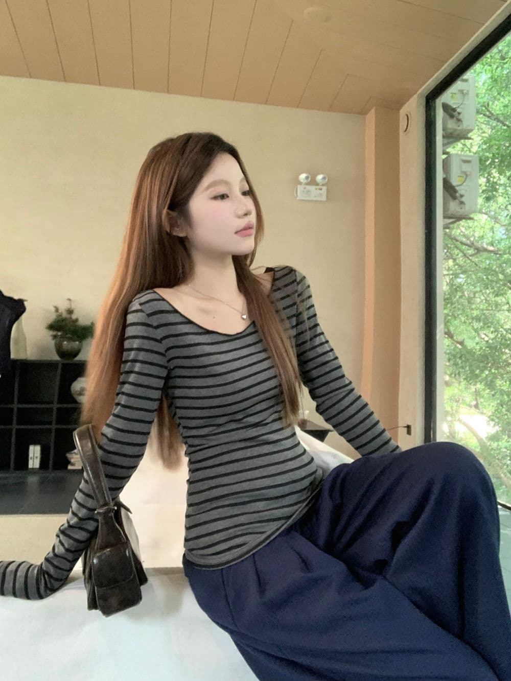 1 1 리브 De 플러시 스트라이프 오프숄더 다용도 얇고 가벼운 블라우스 긴팔 분위기 센스 티셔츠 맨위 여성 이미지 4