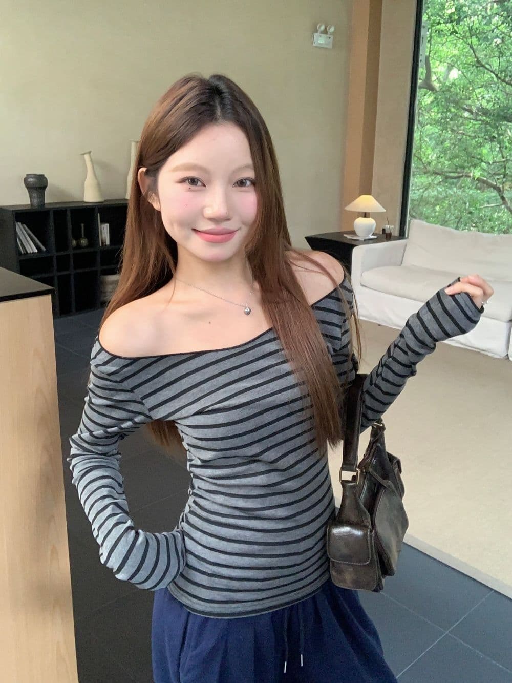 1 1 리브 De 플러시 스트라이프 오프숄더 다용도 얇고 가벼운 블라우스 긴팔 분위기 센스 티셔츠 맨위 여성 상세 이미지 9
