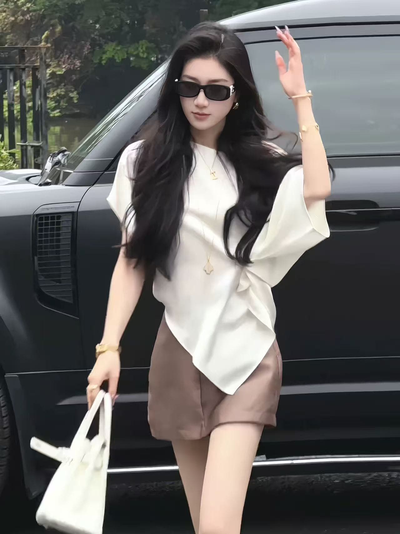 한국 스타일 품격 화이트 불규칙 반팔 티셔츠 여성 의류 2026 여름 새로운 핫걸 고급 센스 미니멀리즘 맨위 이미지 3
