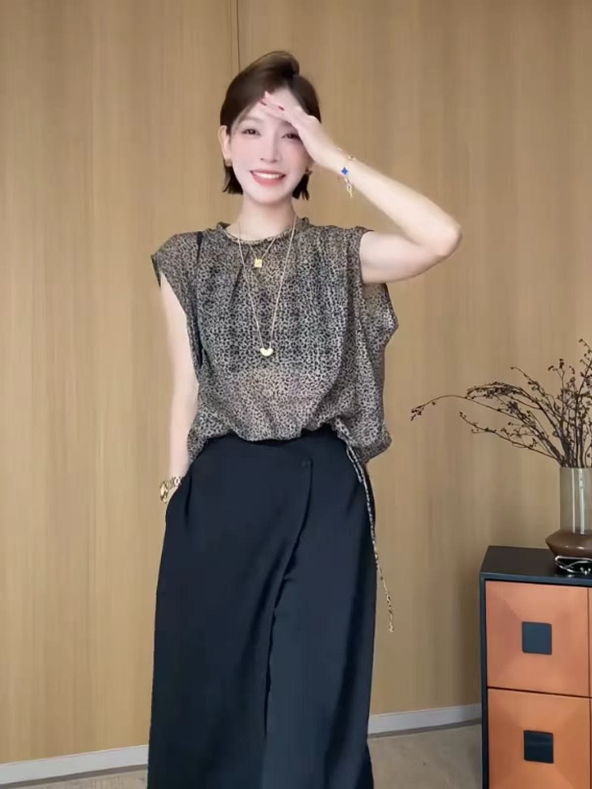 프랑스식 Chic 레오파드 무늬 반팔 시폰 셔츠 여성 여름 새로운 고유 한 외국 가스 루즈핏 슬림해 보이는 다용도 얇은 스타일 맨위 이미지 3
