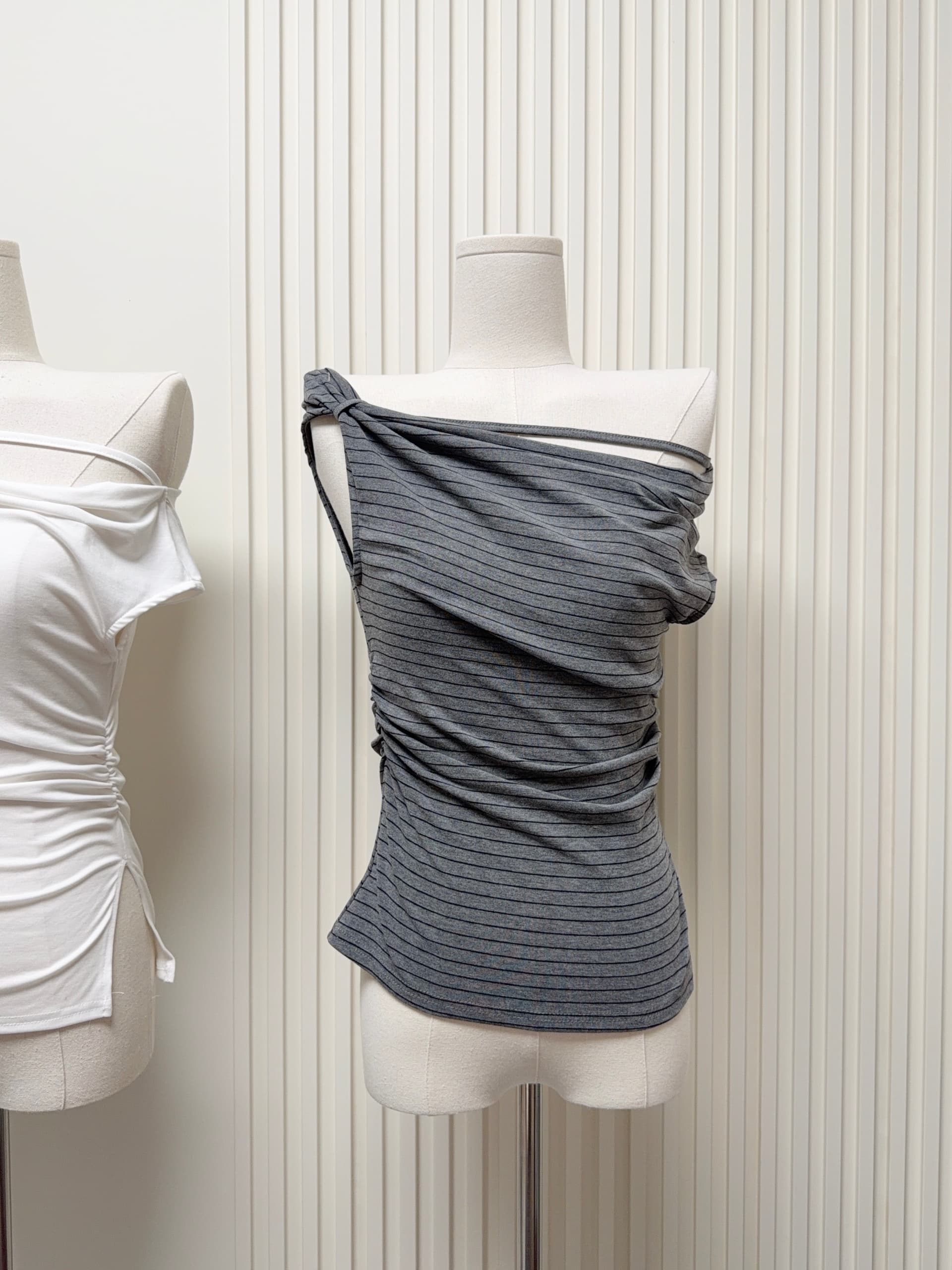 jmshop 심장 마비 커브 비스듬한 어깨 칼라 깨진 Pleat 허리 수축 트임 반팔 티셔츠 여름 몸매 가꾸기 다용도 이미지 2