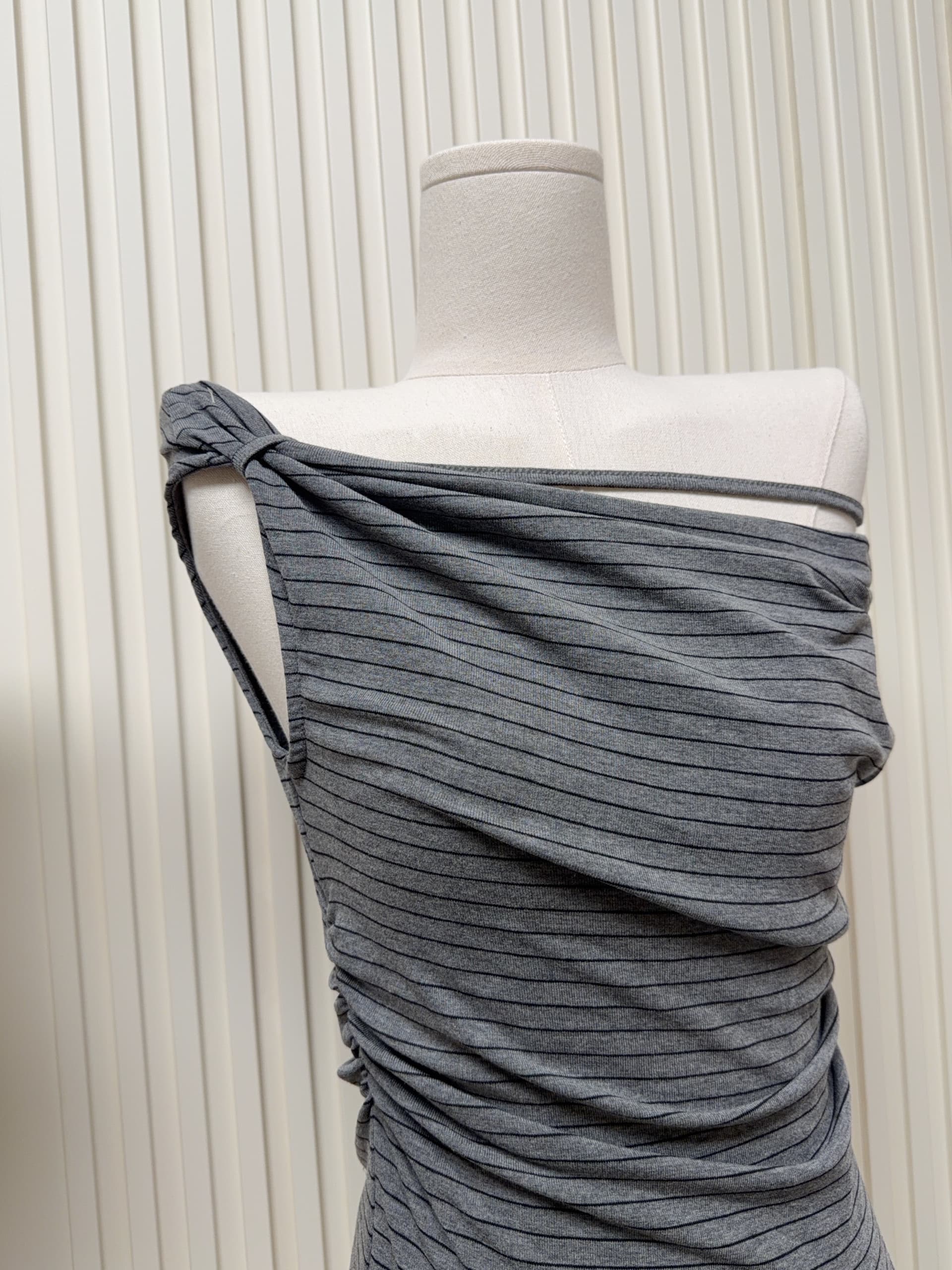 jmshop 심장 마비 커브 비스듬한 어깨 칼라 깨진 Pleat 허리 수축 트임 반팔 티셔츠 여름 몸매 가꾸기 다용도 상세 이미지 3