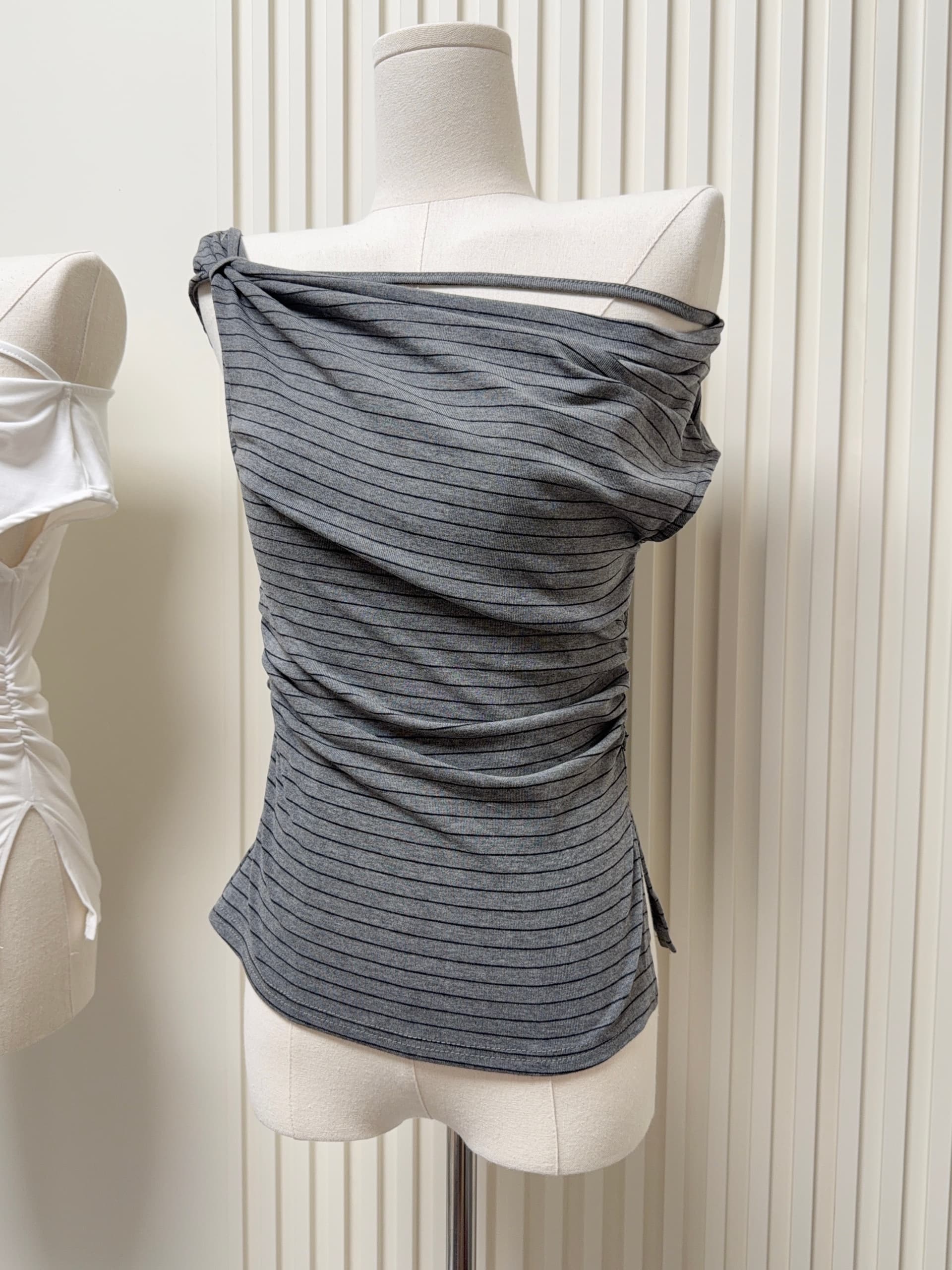 jmshop 심장 마비 커브 비스듬한 어깨 칼라 깨진 Pleat 허리 수축 트임 반팔 티셔츠 여름 몸매 가꾸기 다용도 상세 이미지 12