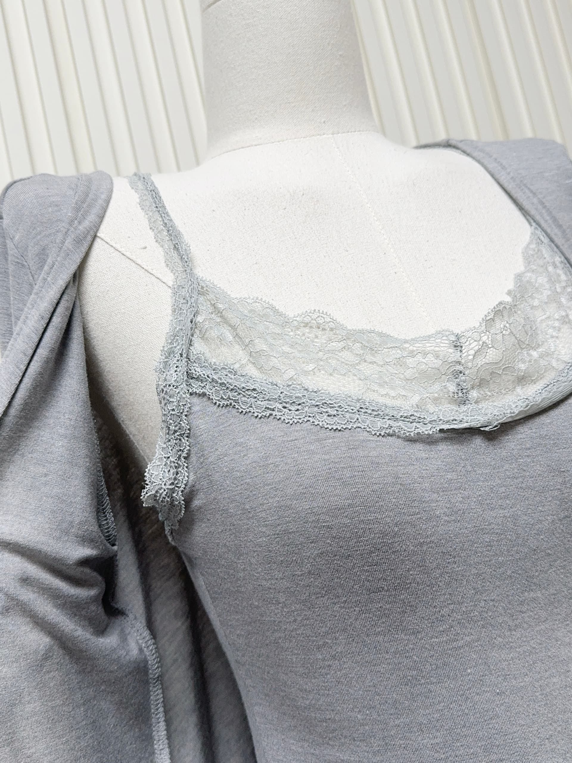 suuuicee 달콤한 산소 悸动 원피스 자르기 와인딩 주위 칼라 레이스 순수한 욕망 몸매 가꾸기 단어 조끼 슬립 p 상세 이미지 5