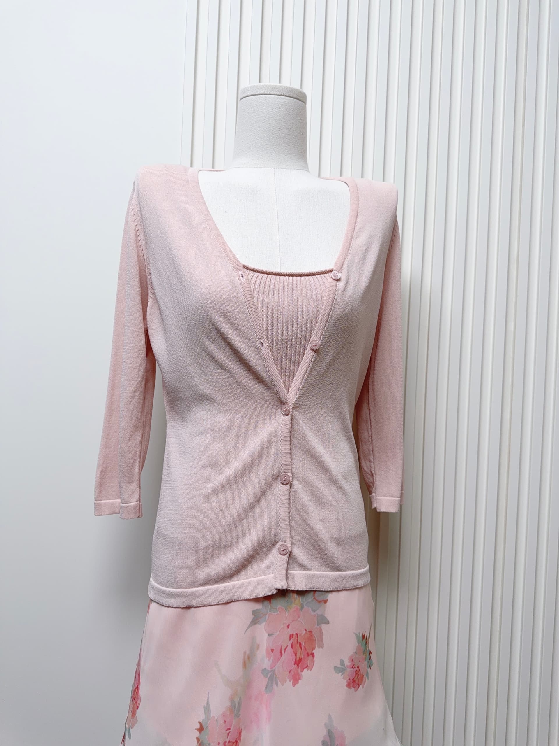 챕터 꿀 핏 스타일 슬림해 보이는 디스플레이 피부 화이트 낭만주의 아름다운 소녀 순수한 욕망 섹시함 슬립 니트 조끼 오픈 가디건 상세 이미지 5