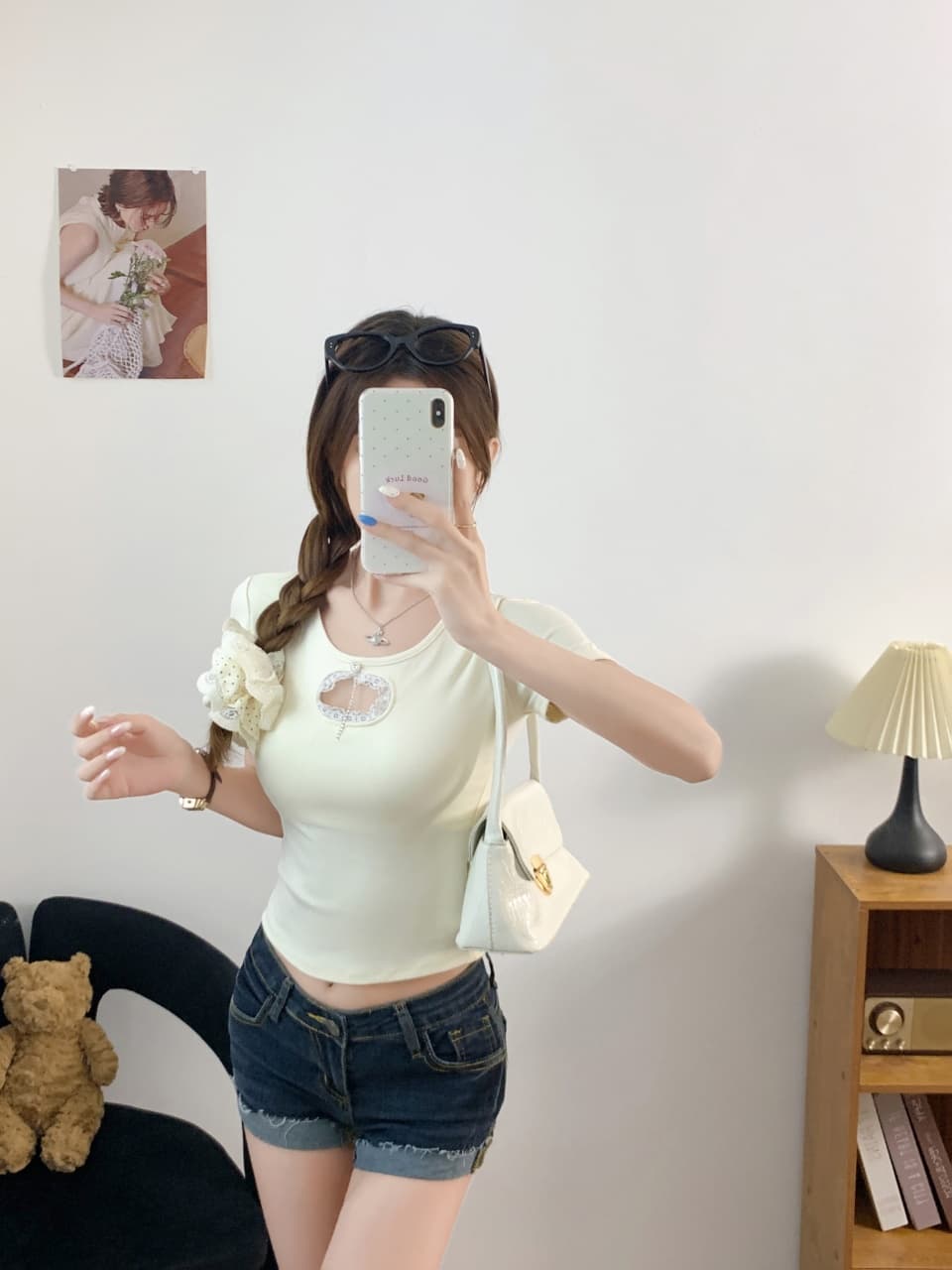 핫걸 디자인 센스 홀로우 아웃 레이스 몸매 가꾸기 쇼트 스타일 반팔 티셔츠 맨위 여성 여름 새로운 긍정적 인 어깨 반소매 벨트 가슴 패드 상세 이미지 7