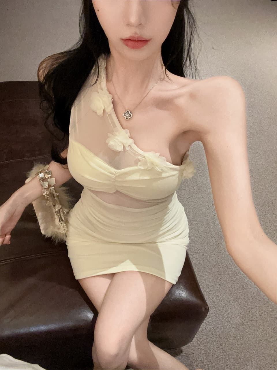 실사 순수한 욕망 핫걸 디자인 센스 작은 대중 비스듬한 어깨 꽃 홀로우 아웃 민소매 몸매 가꾸기 슬림해 보이는 드레스 상세 이미지 9