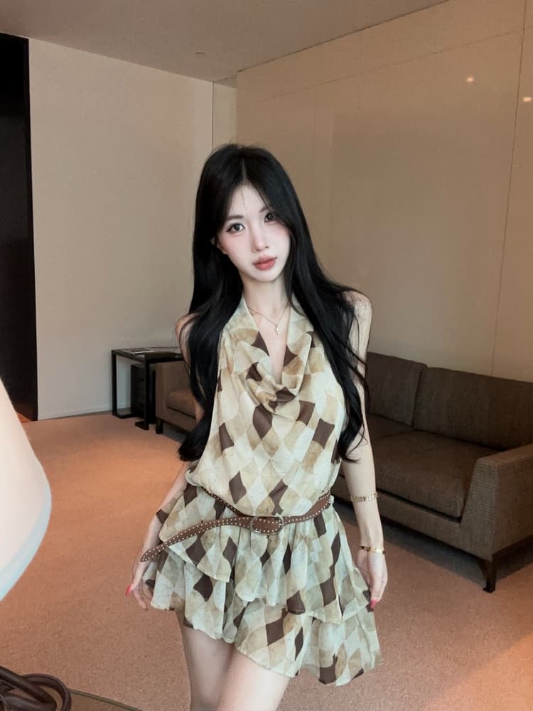 실사 핫걸 불규칙 디자인 센스 프릴 프랑스식 외국 가스 작은 심장 기계 섹시함 행침 목 드레스