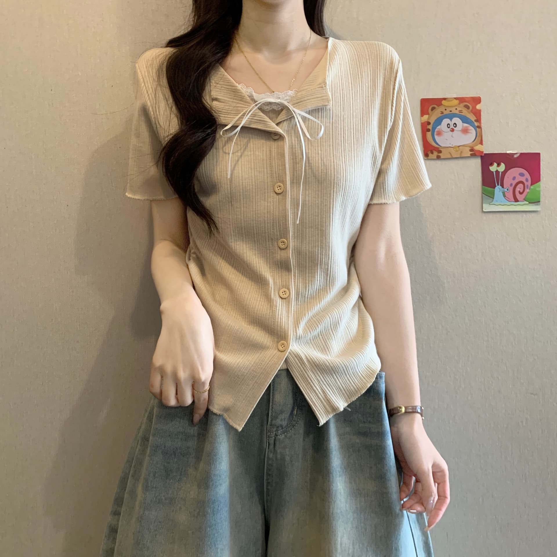 라운드 넥 반팔 티셔츠 여성 여름 새로운 빅 사이즈 몸매 가꾸기 슬림해 보이는 페이크 레이어드 디자인 센스 다용도 풀오버 레이스 맨위 이미지 2
