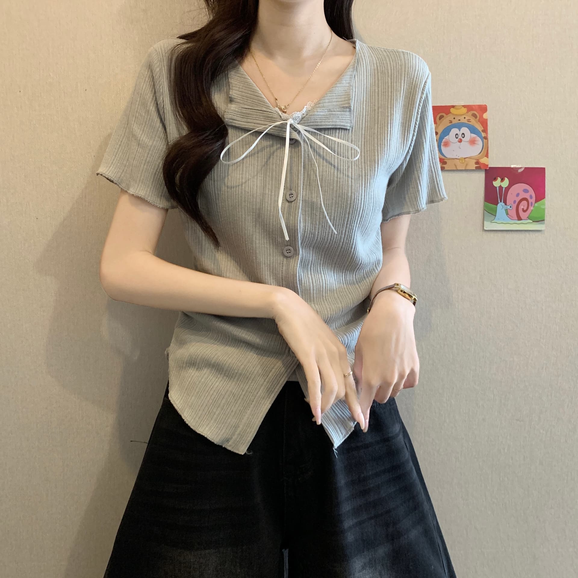 라운드 넥 반팔 티셔츠 여성 여름 새로운 빅 사이즈 몸매 가꾸기 슬림해 보이는 페이크 레이어드 디자인 센스 다용도 풀오버 레이스 맨위 상세 이미지 3